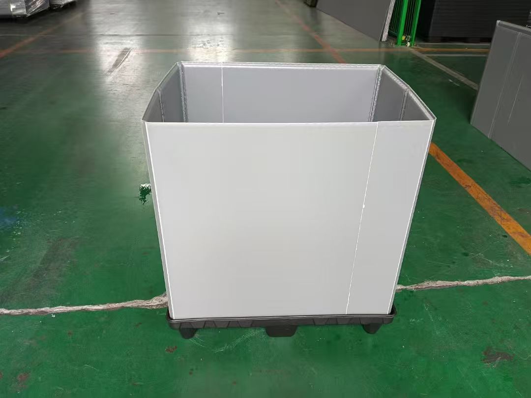 plastic transparent box