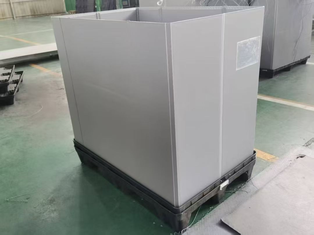 plastic transparent box