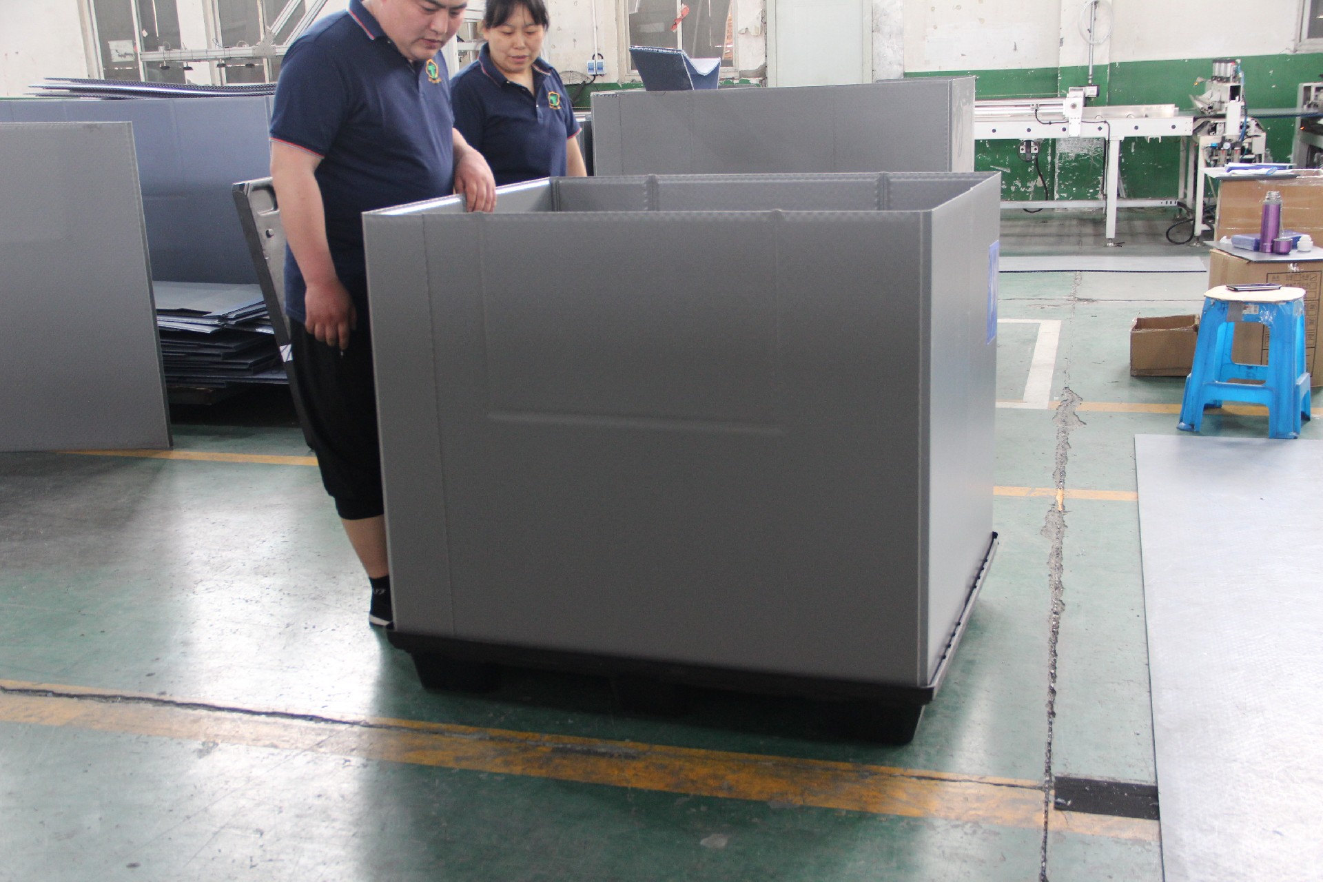 Honeycomb board enclosure box