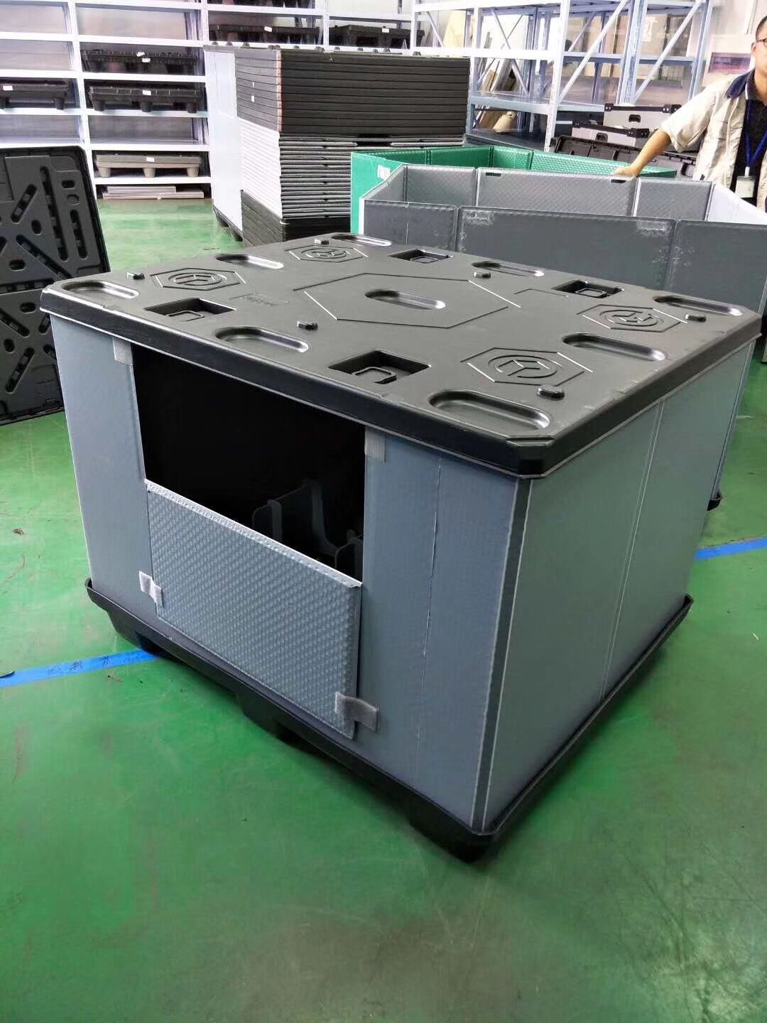 Inner lining of the enclosure box